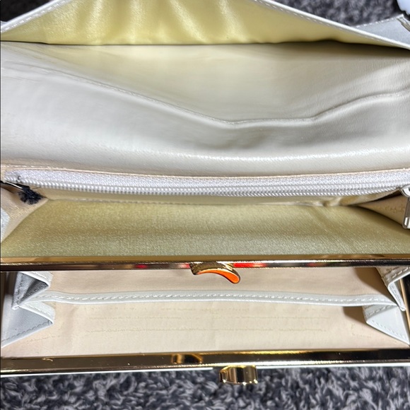 Elegant Vintage Givenchy Lizard White and Cream Women's Clutch/Wallet Kisslock - Picture 8 of 16